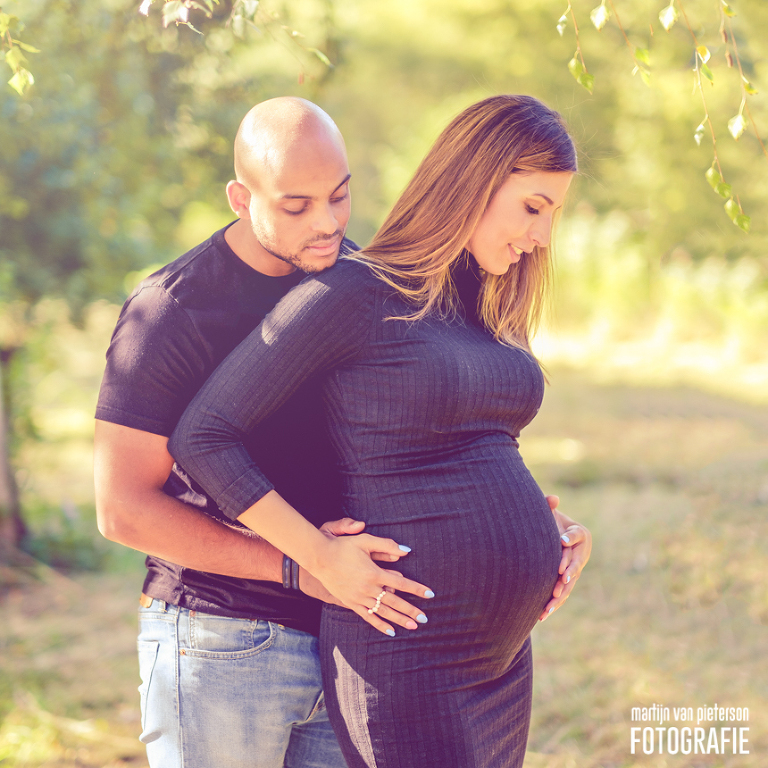 zwangerschaps fotoshoot op locatie Westland